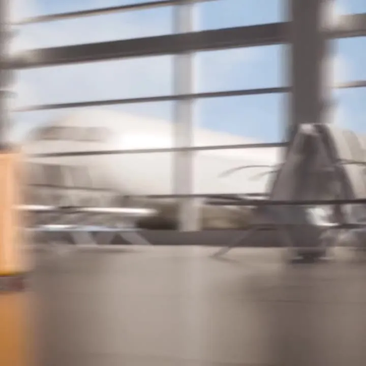 American Tourister suitcase, frame from the 3D product film
