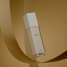 Product Image Renders: mac bottle